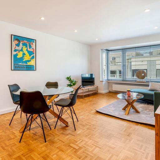 Fantastically Located Modern Apartment With Garage Available Остенде Экстерьер фото
